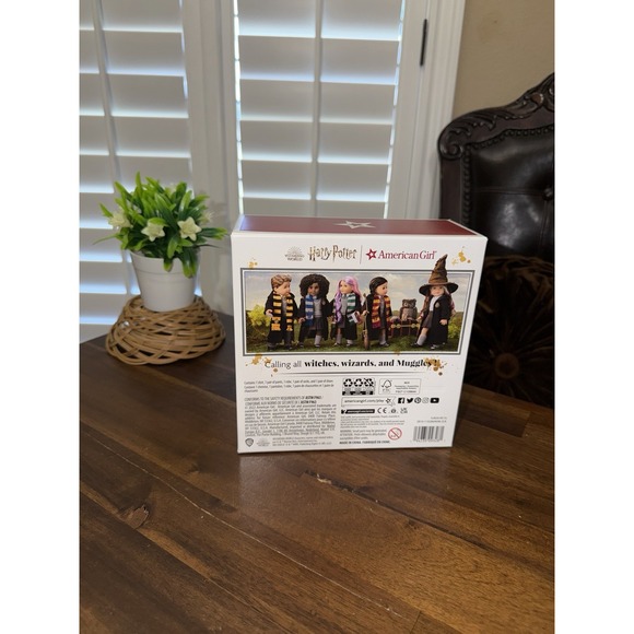 American Girl Harry Potter Hogwarts Uniform And Sorting Hat Nimbus 2000 NIB - Picture 4 of 9